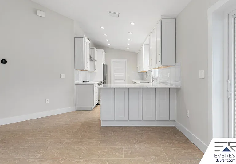 12 Walt Pl — Photo 13