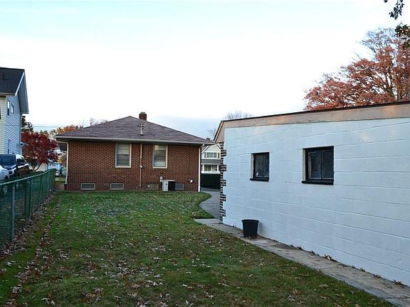 5th image of 4911 Torrington Ave