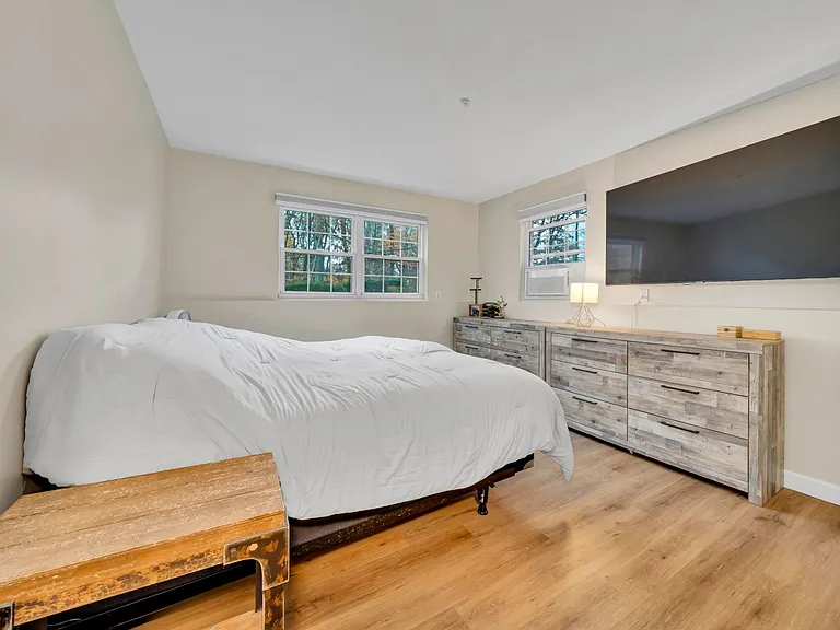 70 Farrwood Ave #7 — Photo 5