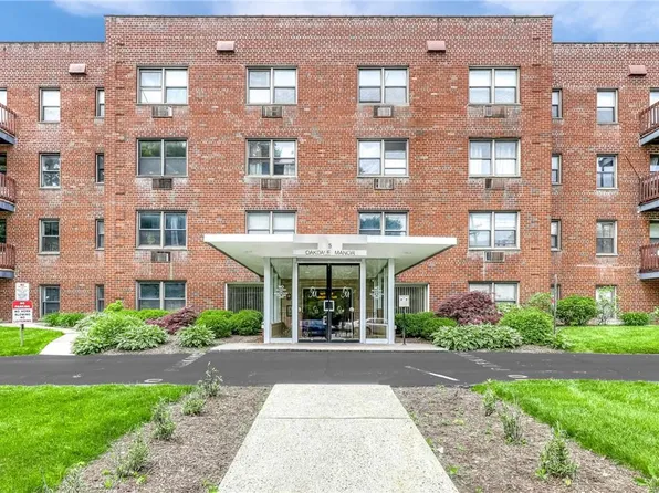 5 Oakdale Manor #C7, Suffern, NY 10901