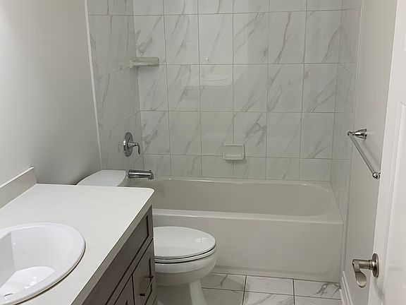 5th image of 74 Chapel Glen Dr