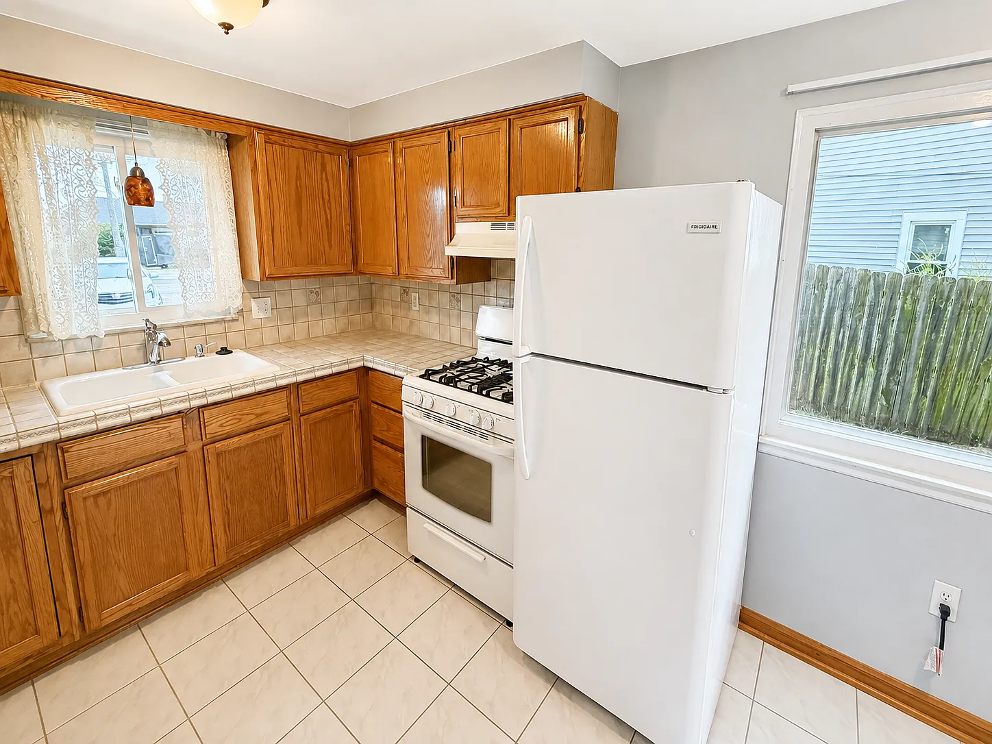 3 bed, 1008 sqft, $1,400 — Photo 3