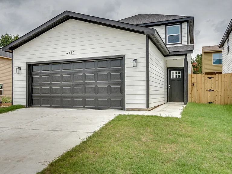 6315 Pebble Ave — Photo 1