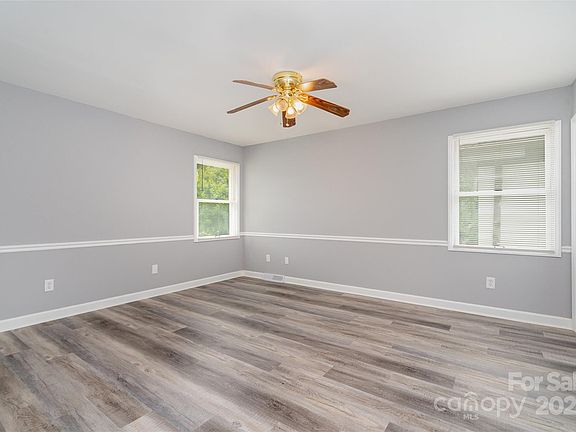4th image of 4314 Kemper Ln