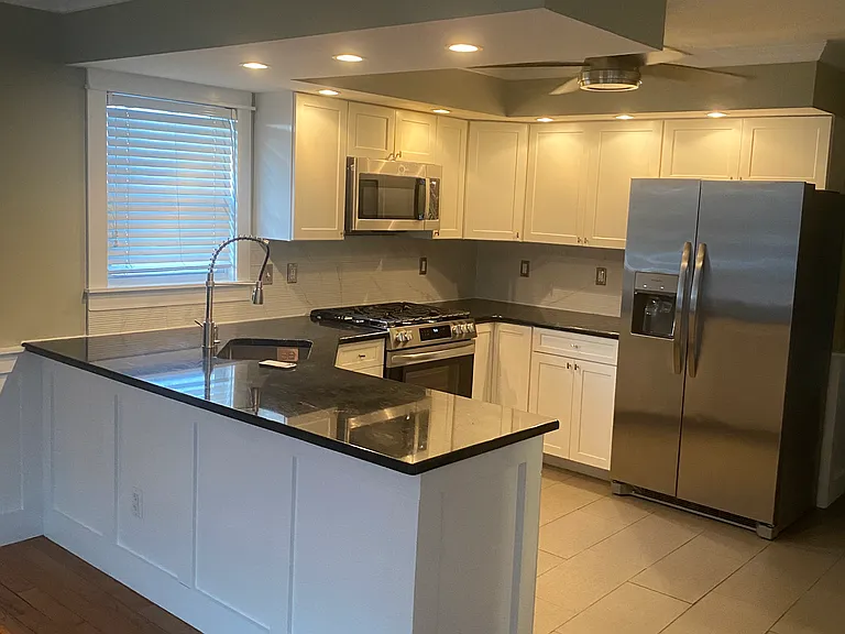 3252 Oceanic Dr — Photo 2
