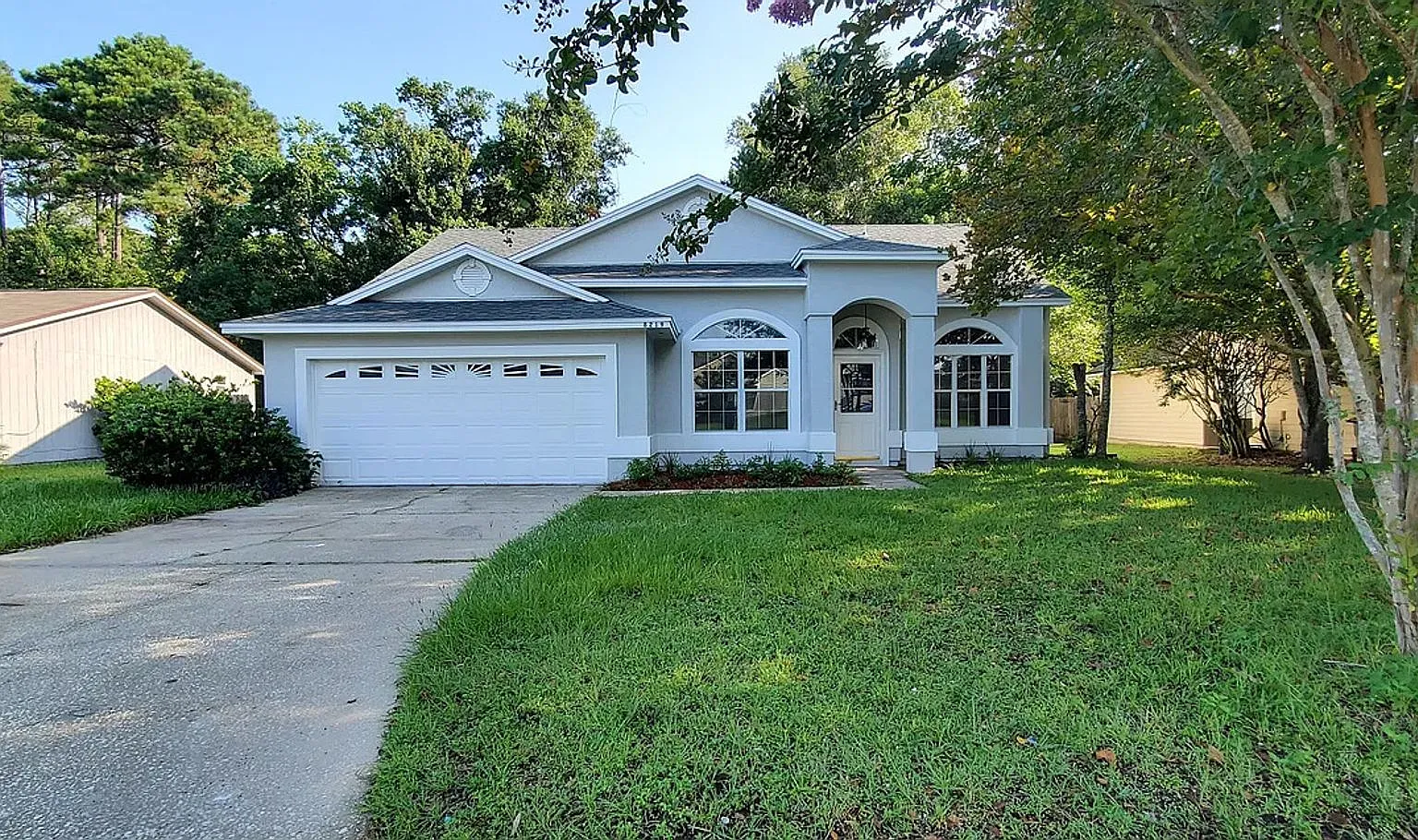 Beautifully updated 3/2 ready for rent — Photo 1