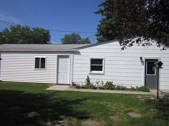 4th image of 1235 Birchwood St