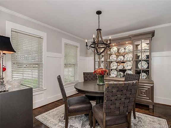 4th image of 3901 Meadowridge Dr
