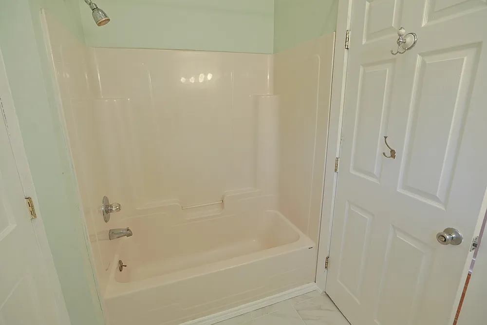 2 bed, 1000 sqft, $2,300 — Photo 2