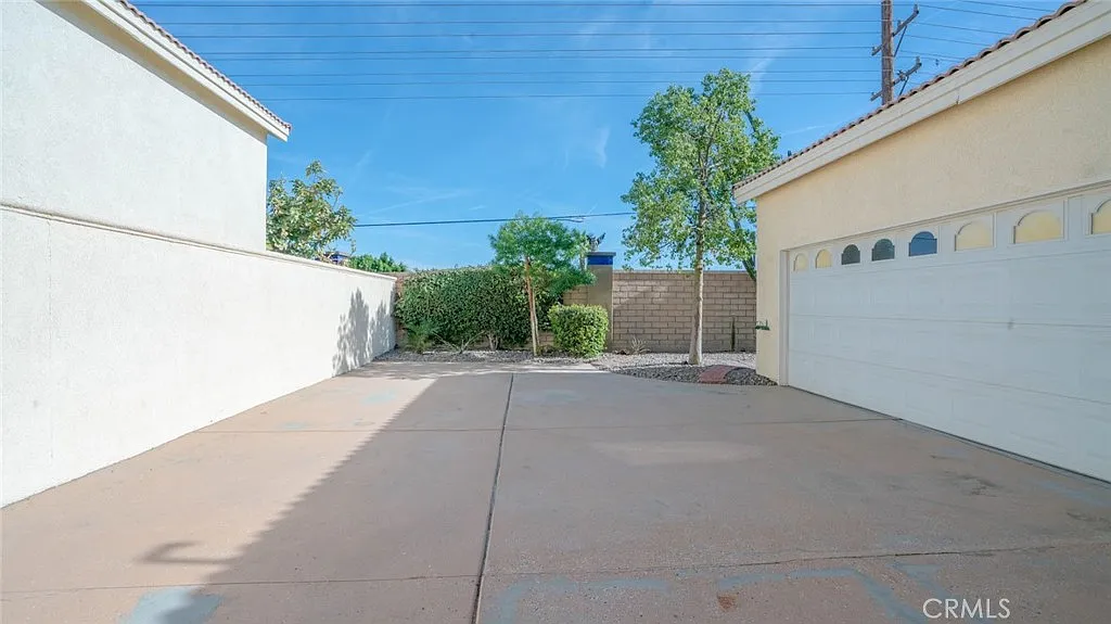 2 bed, 2.5 bath, 1773 sqft, $2,775 — Photo 3