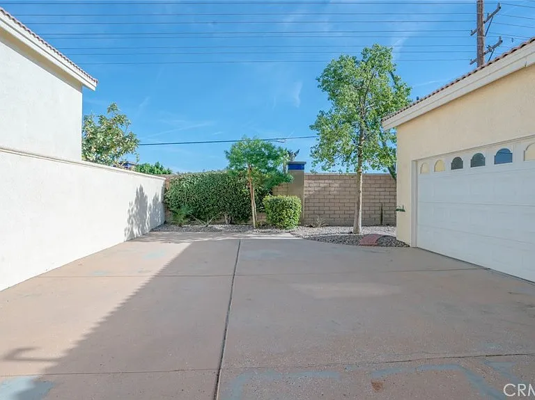 49142 Barrymore St — Photo 3