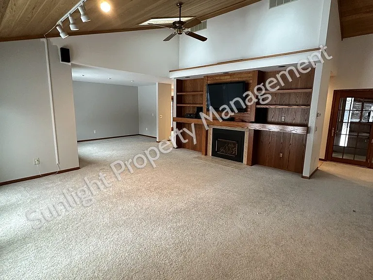 2940 Rimrock Rd #2 — Photo 5