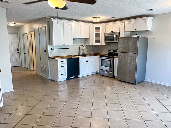 3rd image of 637 Virginia Oak Ct #1