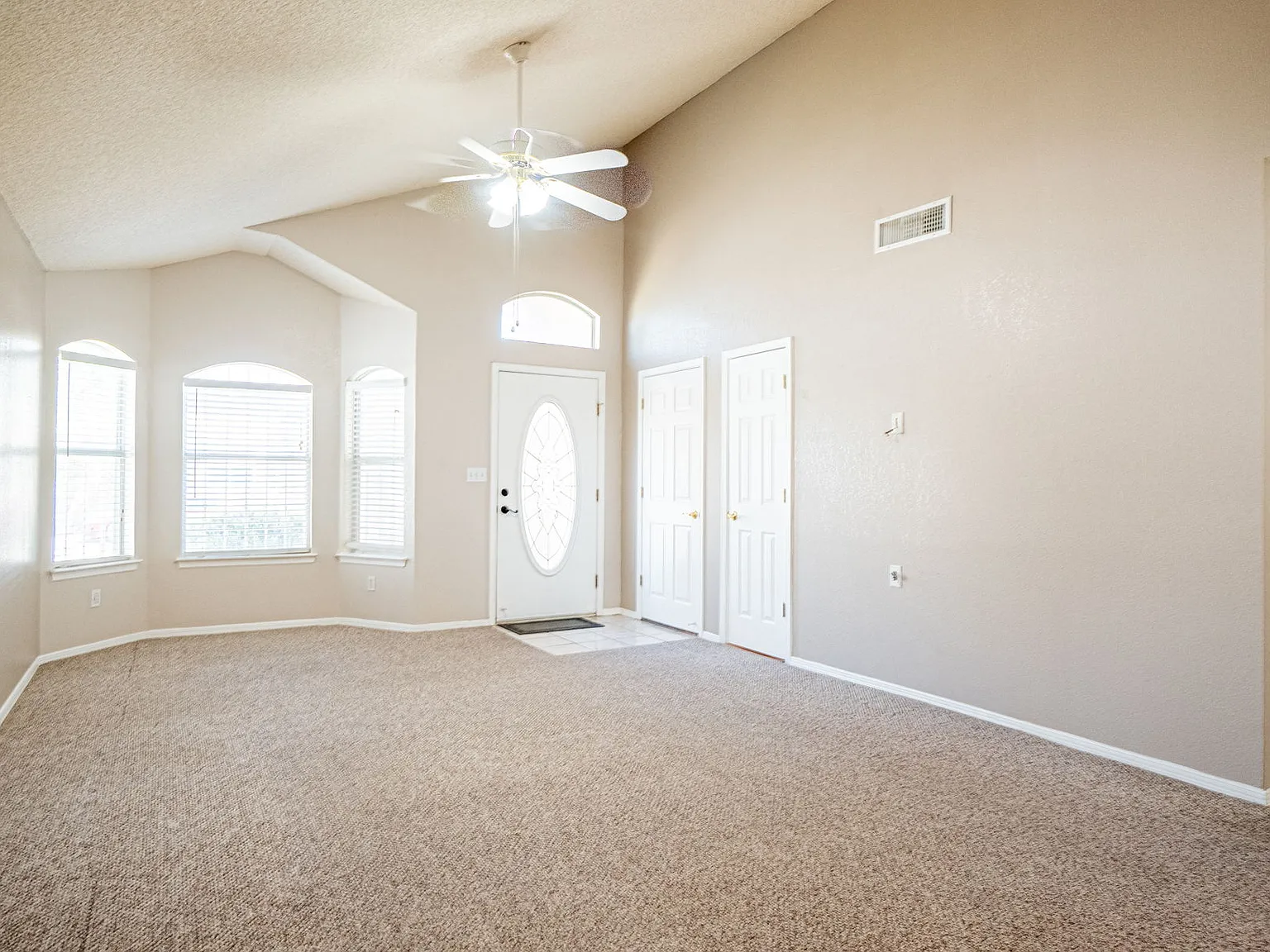 3 bed, 1434 sqft, $1,525 — Photo 3