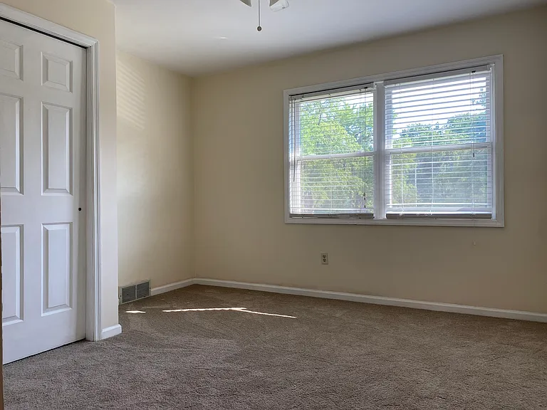 45 Rapp Rd #13 — Photo 10