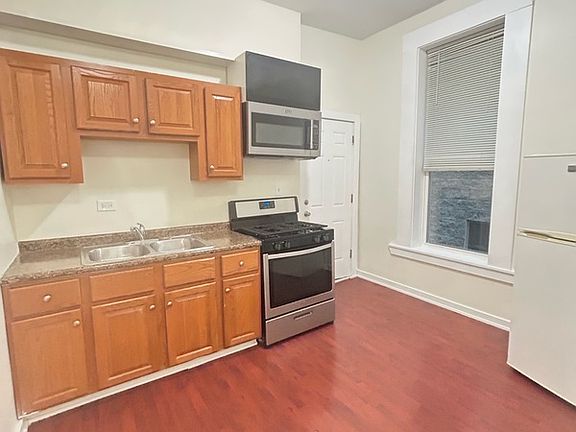 2nd image of 3819 S Wabash Ave APT 2W