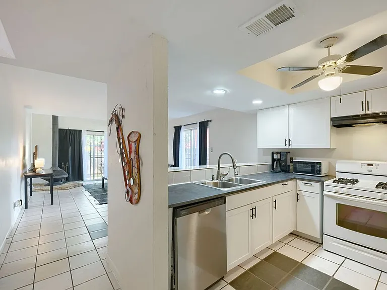 4814 Misty Slope Ln — Photo 17
