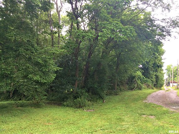 4th image of 2603 Veterans Memorial Dr