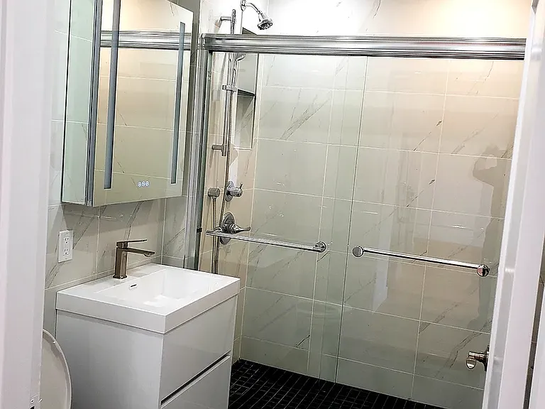 58-12 Queens Blvd #6G — Photo 2