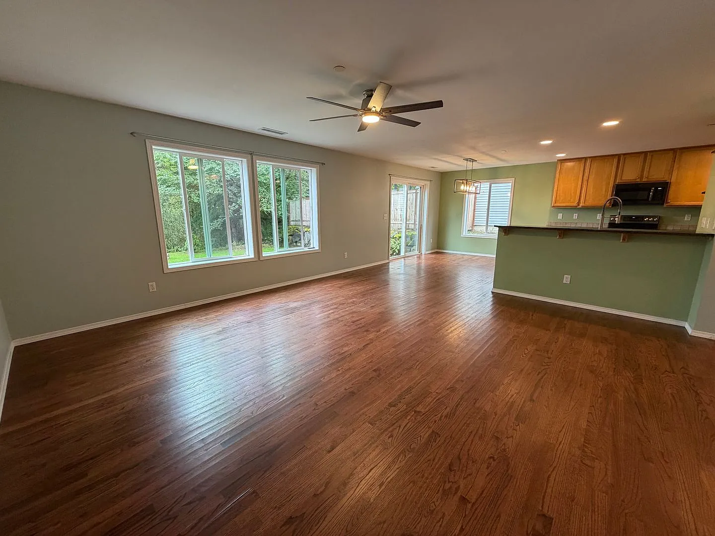 3 Bedroom DuPont Home for Rent — Photo 4