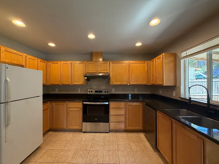 2nd level - kitchen
