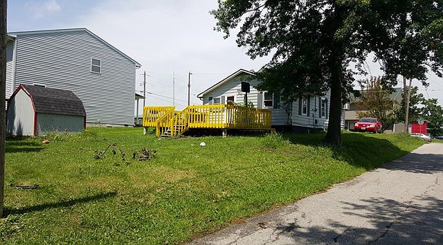 2nd image of 701 W Smith St