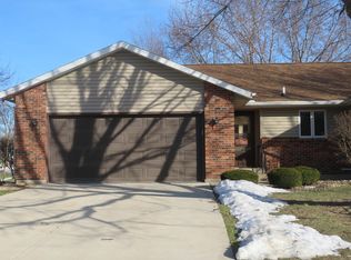 541 N Sierra Dr, Freeport, IL 61032