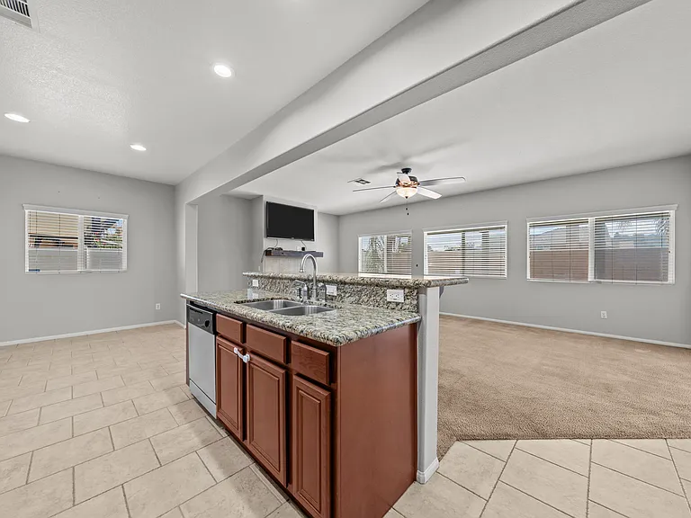 34081 Clovis Way — Photo 15