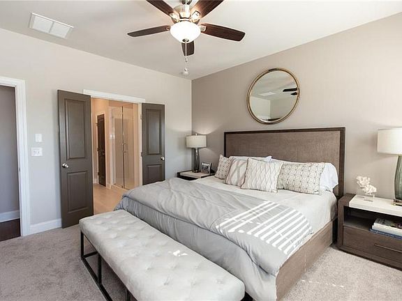 Photo not of actual home, but of previously built Glendale Plan- Home is under construction