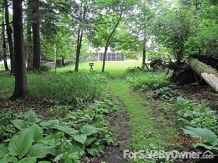 Rustic 1/8 mile trail
						:
						Secluded - From house to river