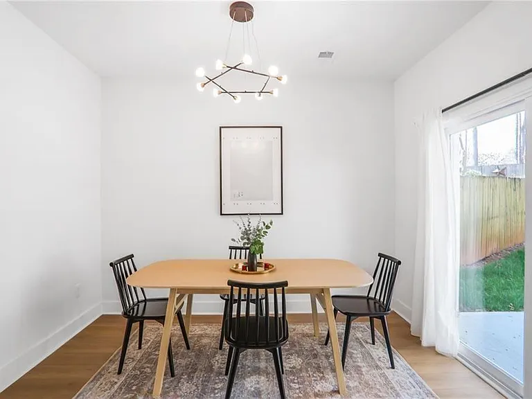 1210 Cleburne Ave NE — Photo 8