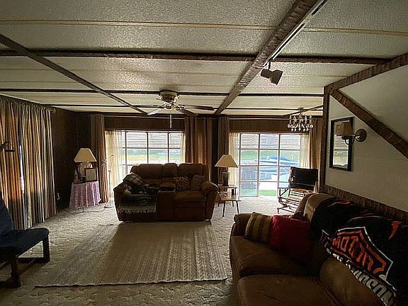 4th image of 131 Lakeview Dr