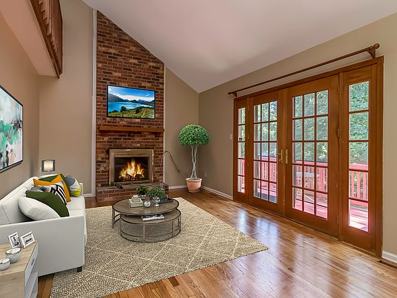 5th image of 20 Quail Hollow Dr