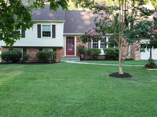 8023 Candlewood Dr, Alexandria, VA 22306