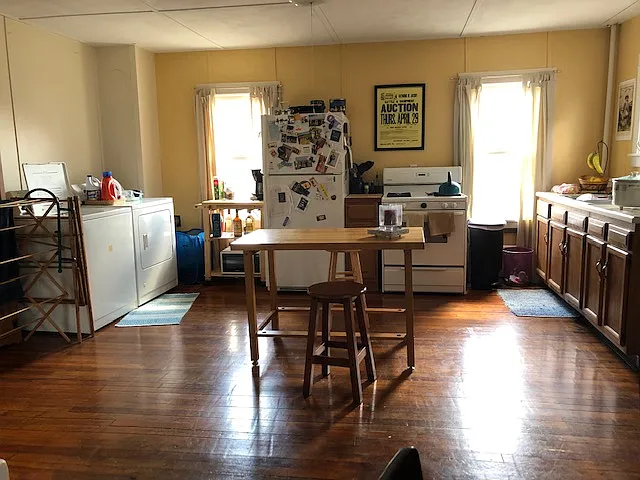 221 W Lincoln St #2 — Photo 1
