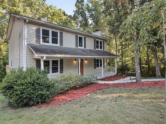 3rd image of 623 Hickory Creek Ln
