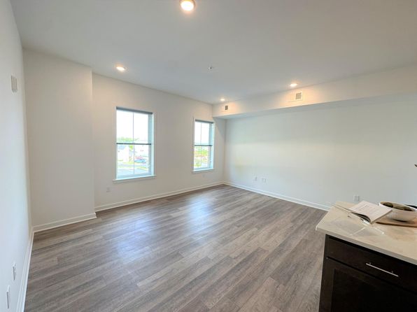 660 E Cypress St #2-212