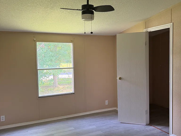 306 Pecan St — Photo 7