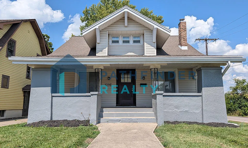 129 E Siebenthaler Ave