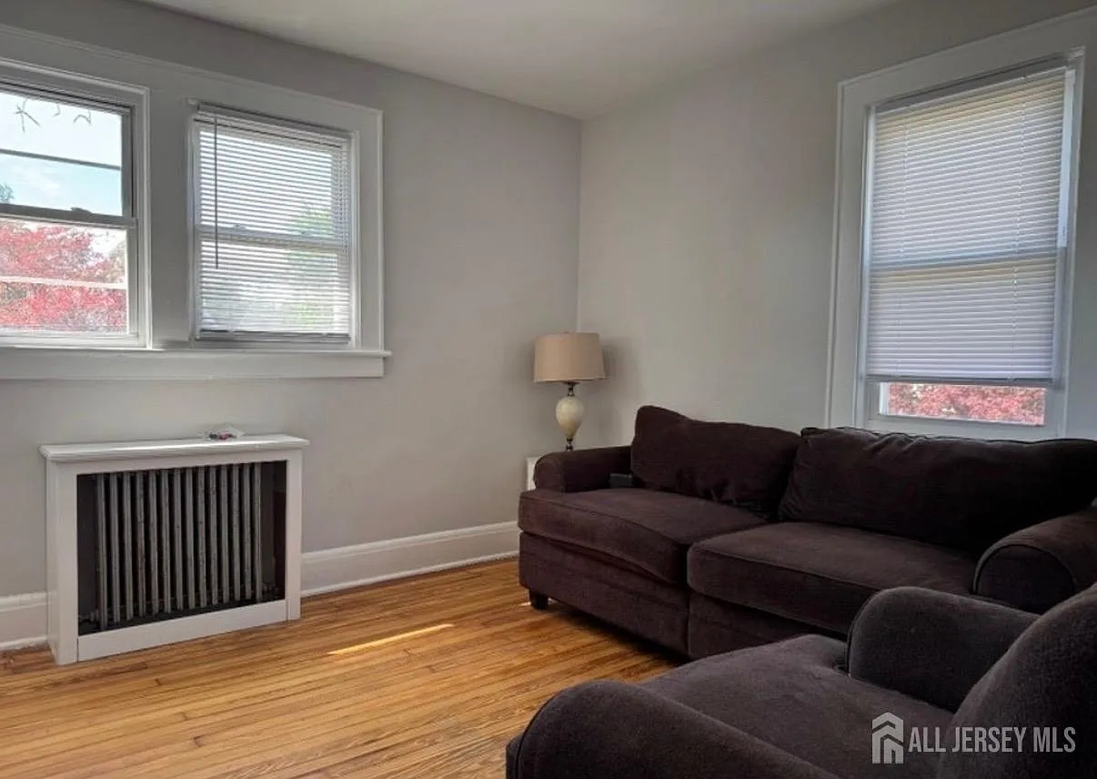1 bed, 1.0 bath, $2,000 — Photo 3