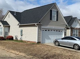 125 Longwood Ln, Easley, SC 29642
