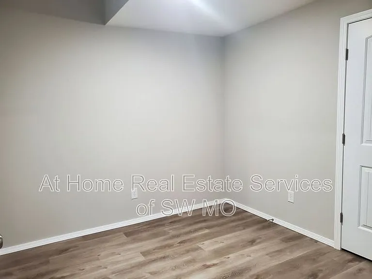 624 S Southgate Dr — Photo 19