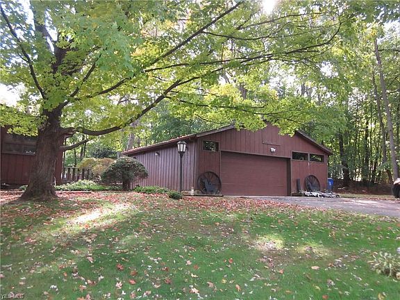 5th image of 2254 Leonard St