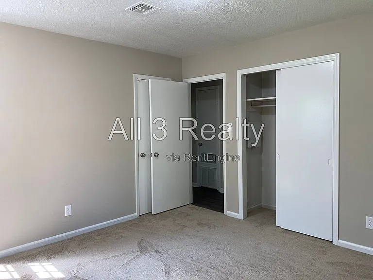 306 Oakwild Dr — Photo 22