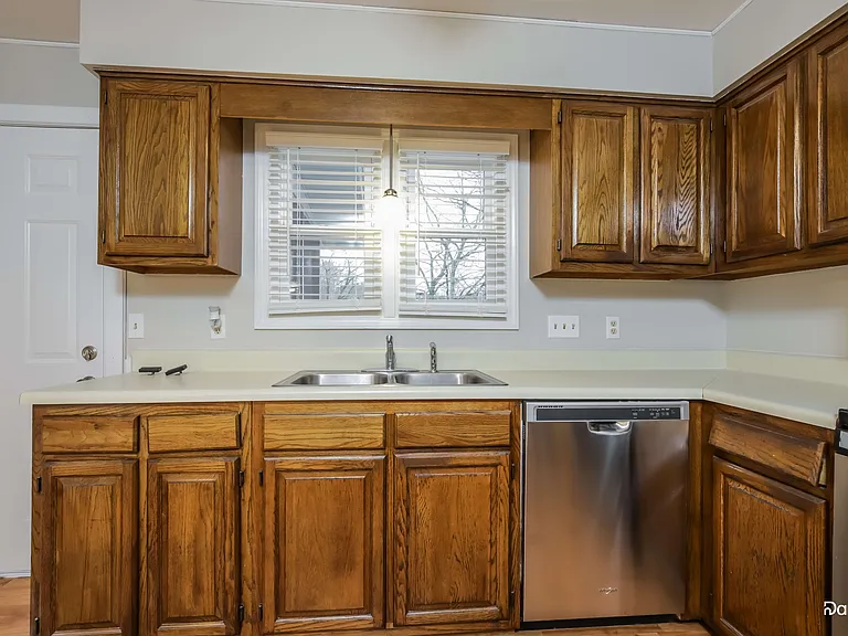 1702 Plateau Ct — Photo 4