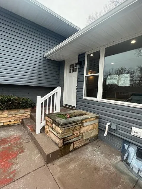 4 bed, 1971 sqft, $3,700 — Photo 4
