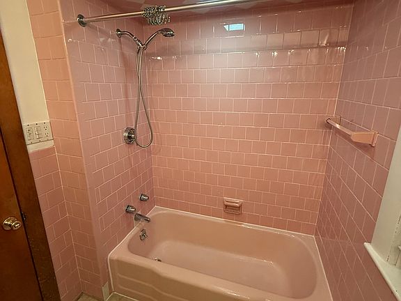 4th image of 112-114 Hillside Ave