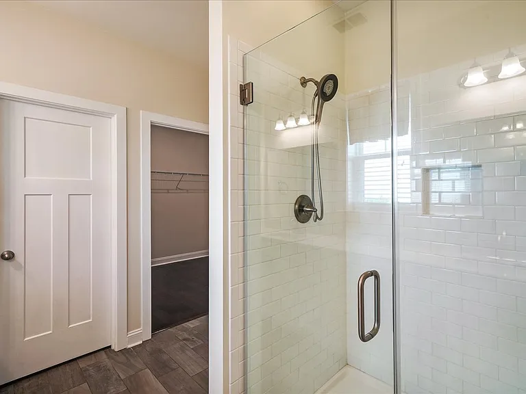 1309 Enfield Ln — Photo 24