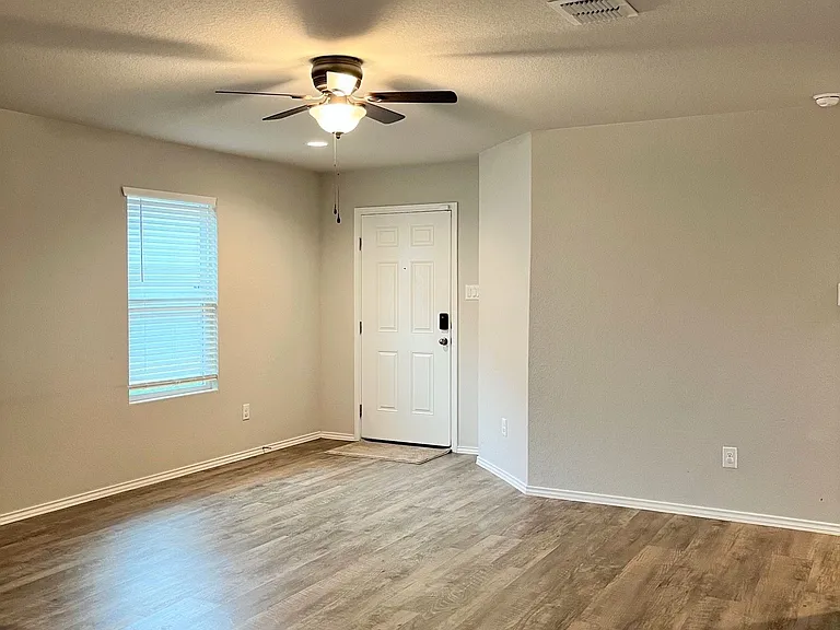7515 Crestway Rdg — Photo 3