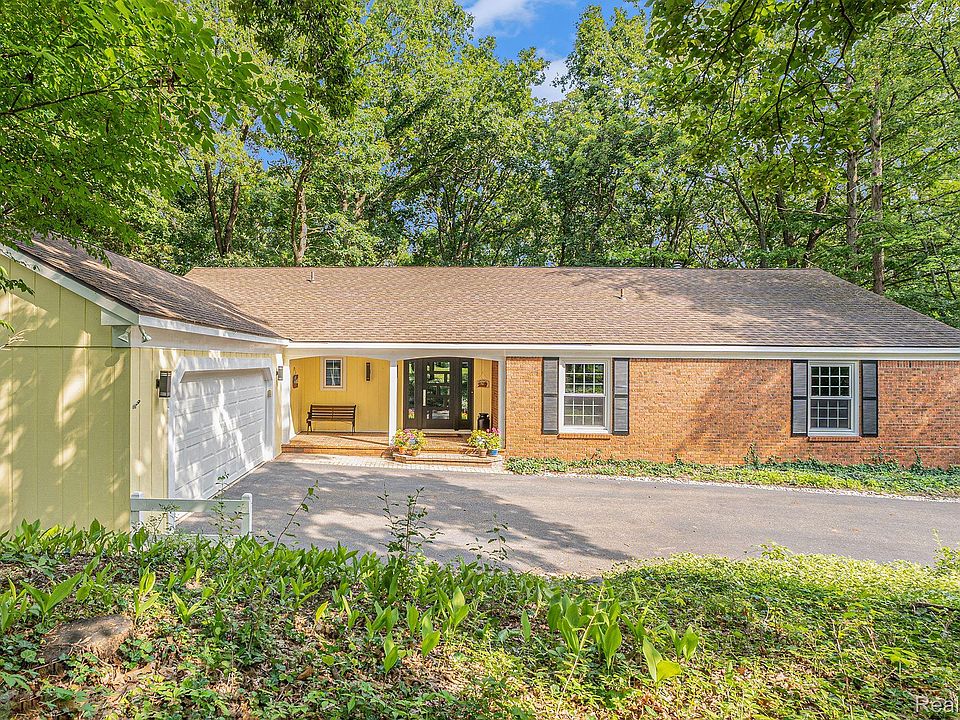 1st image of 8356 Fawn Valley Dr